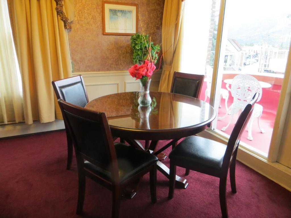 Athabasca Hotel Jasper Chambre photo